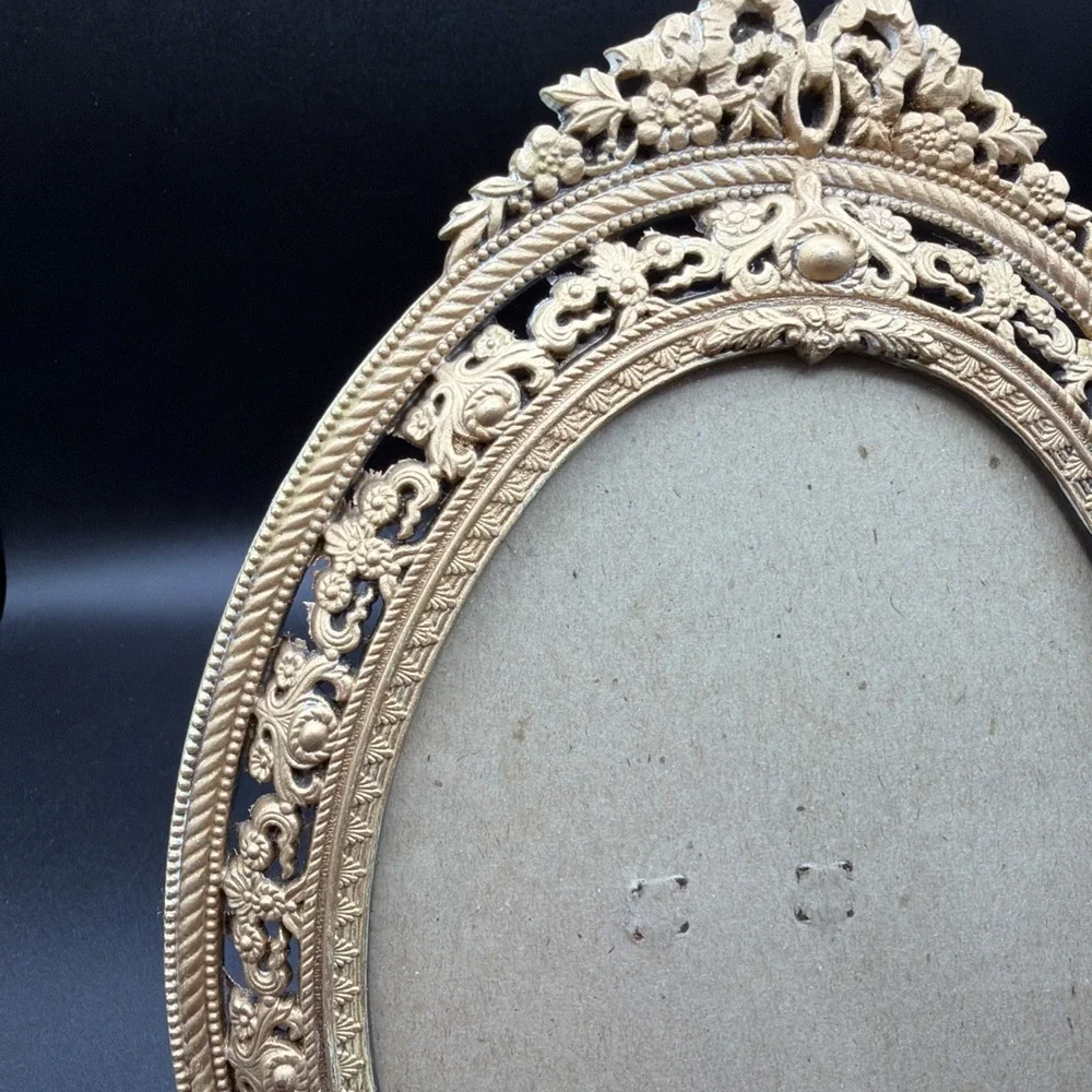 Vintage Victorian Ornate Metal Filigree Oval Picture Frame Gold 10 X 7